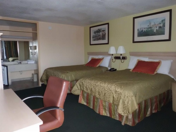 America's Best Inn Lakeland image 12