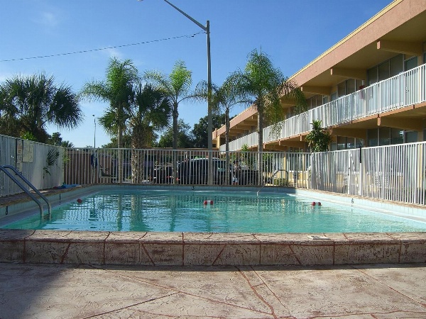 America's Best Inn Lakeland image 2