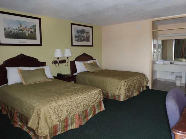 America's Best Inn Lakeland image 26